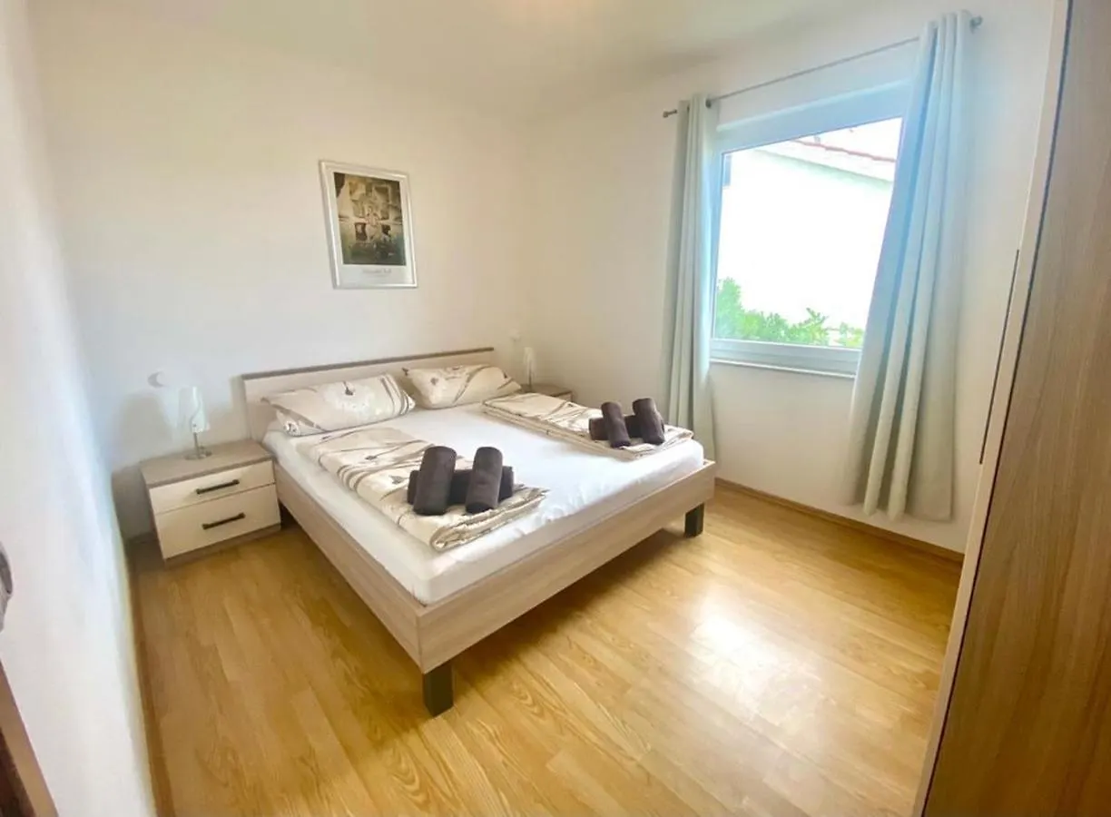 Apartmani Janja Krk Town 0*,