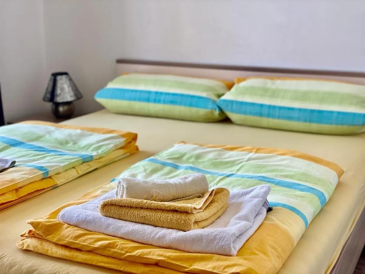Apartmani Janja Krk Town 0*,